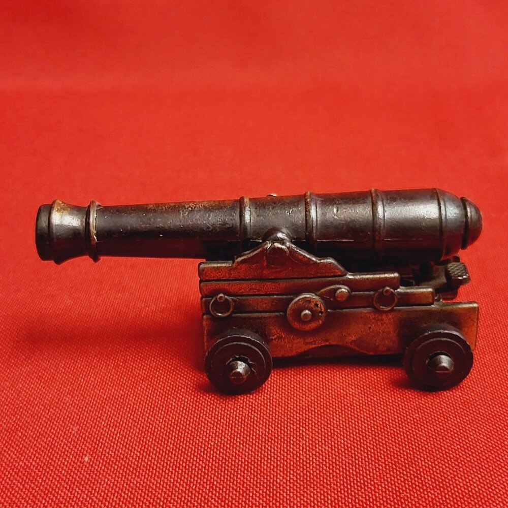 Vintage Die Cast Miniature Metal Cannon Sharpener Copper